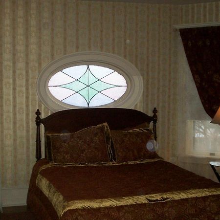 Victorian Charm Inn Towanda Exterior photo