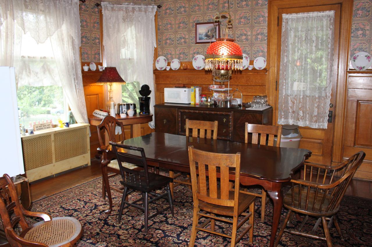 Victorian Charm Inn Towanda Exterior photo