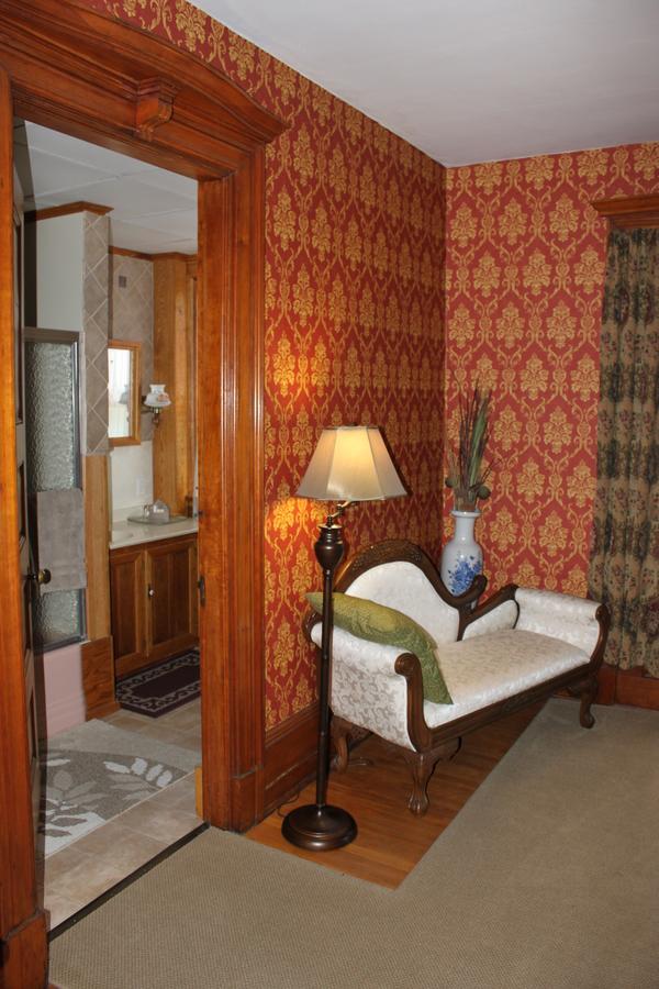Victorian Charm Inn Towanda Exterior photo
