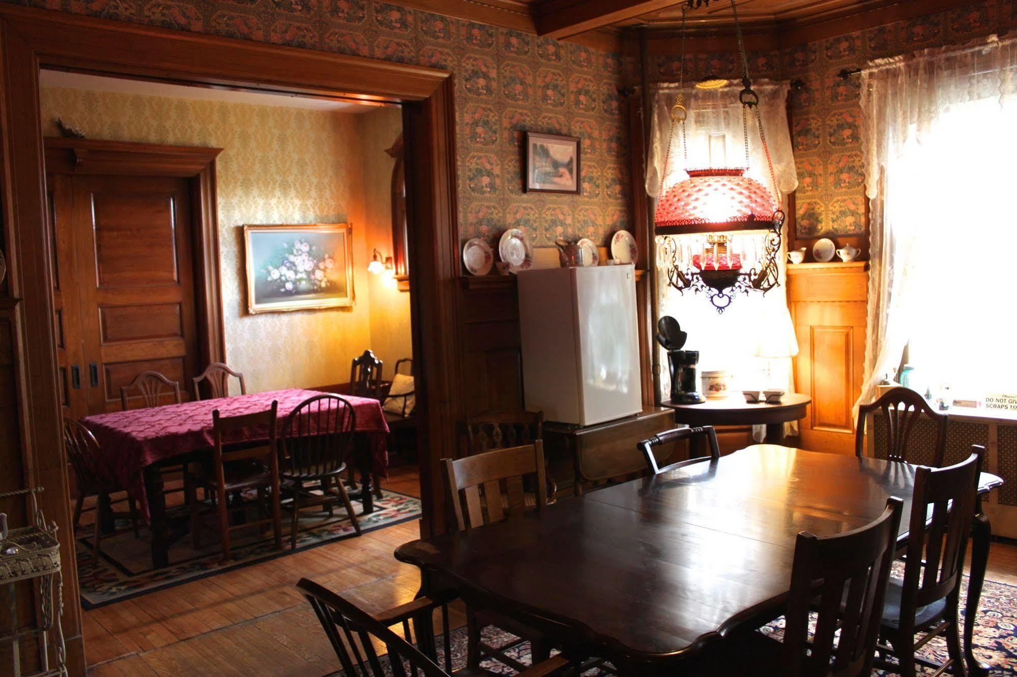 Victorian Charm Inn Towanda Exterior photo